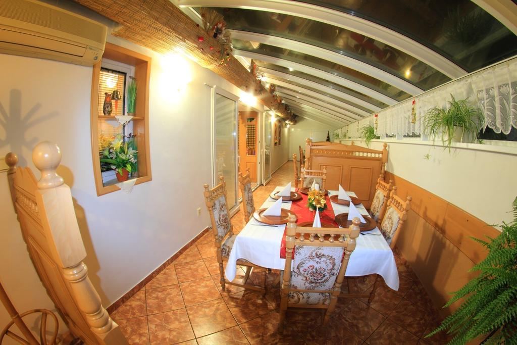 Penzion Blesk Ружомберок Экстерьер фото